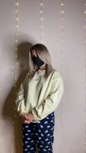 Hard choices 😵 ( Check Comment to Get Her +15GB Free Content )