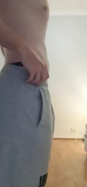 Really wanna cum all over my didlo and use it as lube