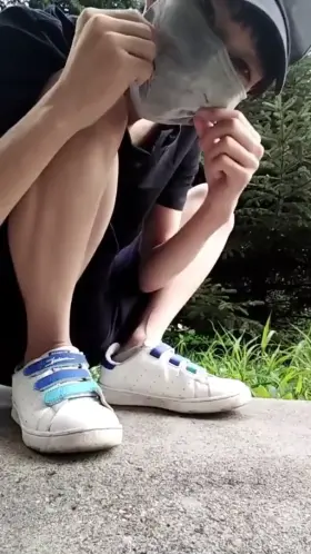 Hot twink jerking off outside