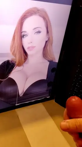 Amouranth 💦💦💦