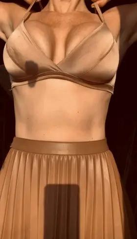 Who is sorting by new? (female)