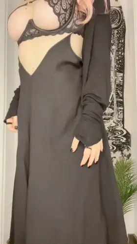 It’hot, but that’s not excuse for not being Goth!