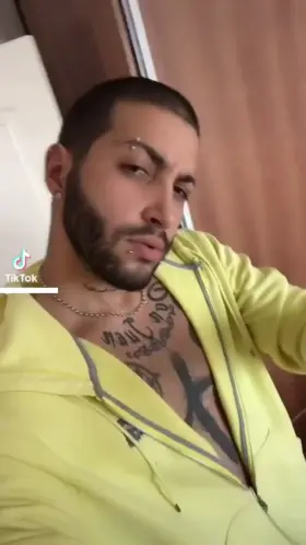 Who would like to volunteer their tongue? 🍆👅