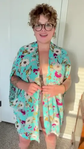 Think you could handle a chubby, 5ft tall, 40 year old??? 💕☀️🌙