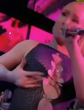 [Kik knn1123]Hey buds looking for a new set of buds to chat with. Super into bimbos, especially ig girls/OF thots. I'd love to rp or chat with a bud. I love to showoff/trib. And maybe compensate($)