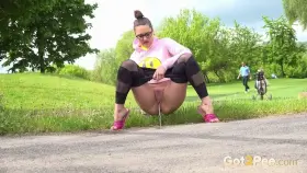 Barbara Bieber decides to relieve her piss desperation at the edge of a golf course