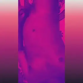 Wanna play with my clit daddy 😉