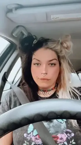 I wonder if truck drivers like big goth titties too?🤔