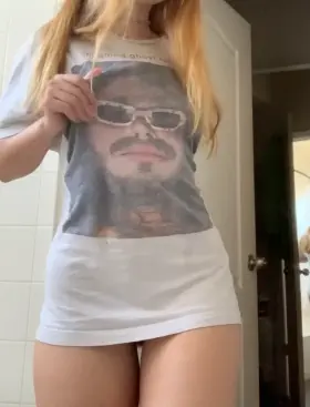 Hoping my smol titties can make someone’s cock hard 🥺