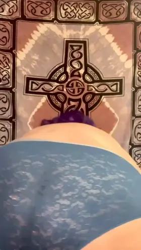 I don’t normally crosspost but everyone deserves to see this ass 😜