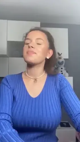 White? 🤏🏻 Only real men can unwrap me 👉🏿👌🏻💦