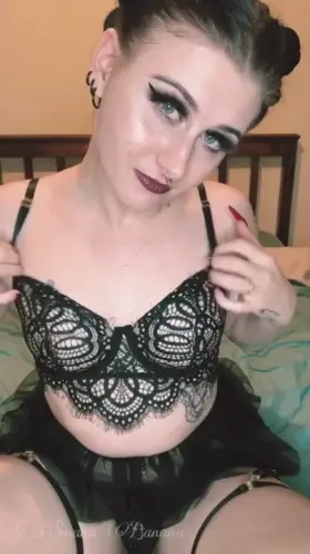 There once was a girl named Susana, it was heard that she much loved bananas, if you possessed such loot, she'd grab you by the fruit, and you'd fuck in her cozy cabana 😘 [gfe] [vid] [pic] [rate] [fan] [fet] [sub]