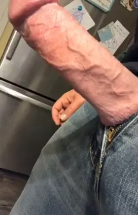 Hubby’s big fat cock throbs so hard 🍆🥺