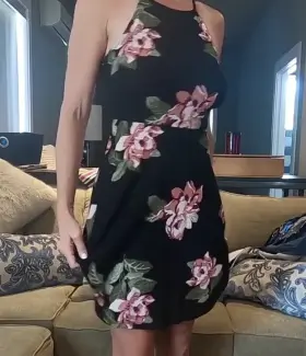 Don’t let the innocent dress fool you 🌹