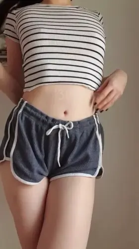 I love men who like petite pale girls