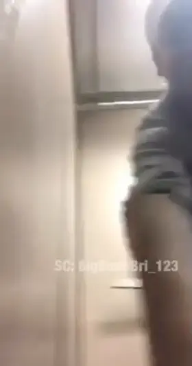 Would you take this elevator ? 😩 be honest