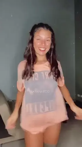 Who likes little brunette girls?