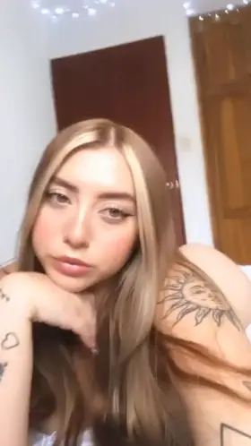 Does anyone want a tiny student for Christmas? 💕