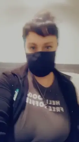 Would you let your (f)avorite barista sit on you? ☕️