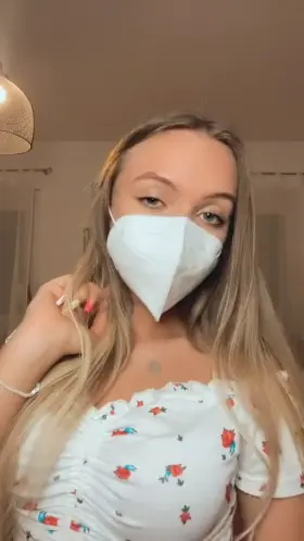 i allow u to squeeze my titties