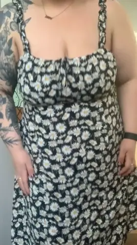 Titty drop in a sundress 🥰