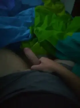 Morning wood after dreaming about a milf 🍆