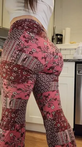 Wanna bend me over the kitchen counter ?