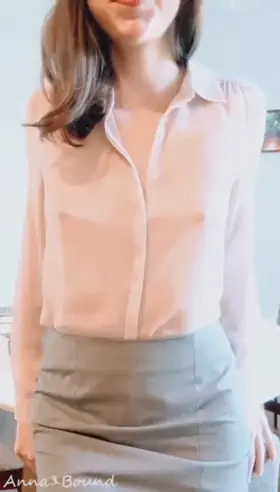 Can I get a hand in my office this morning? 😏 (Mid-thirties Exec)