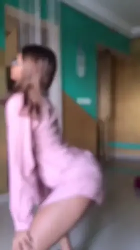 So happy to see Indian girls are levelling up in twerking 🥵🍑