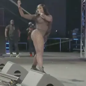 Armani Caesar got a nice ass