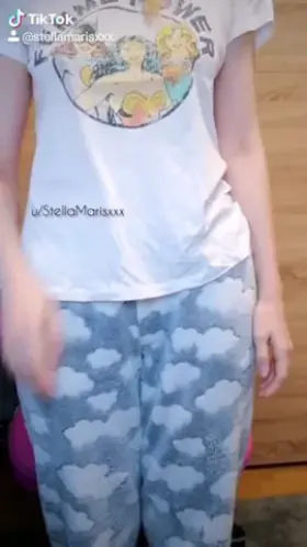 my magic chair has the power to undress me... [OC]