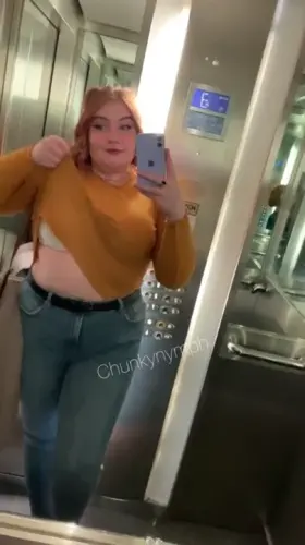 Flashing my tits in an elevator before my date