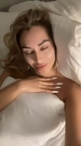 Feeling cute and horny 🥰💖