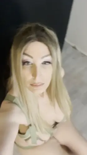 Let me please you babe, check my profile to see more 😇