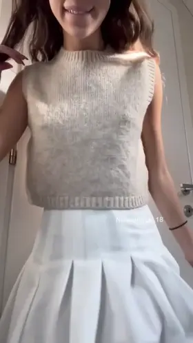 Small teens can be the naughtiest 😈