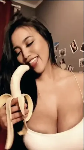 Practice makes perfect. Guys tell me my blowjobs are bananas (OC)🍌