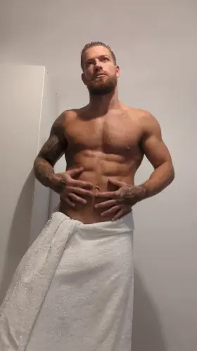 I want you on your knees before the towel hits the floor