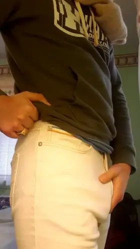 Your friendly neighborhood hung Arab.