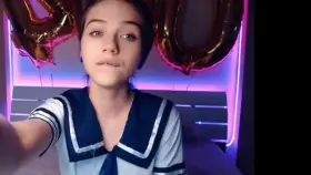 Who dis? Those eyes and braces are driving me crazy!