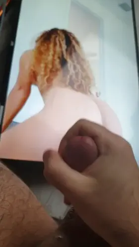 [SnapChat frankthomps9464] Looking for someone to feed me some busty babes/ twerking and ill give some live vids of me jerking off and old tribs.