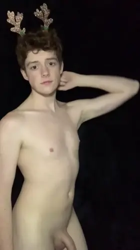 Am I cute enough for r/femboys? 🥺