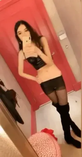 Are petite Asians girls like myself your type?