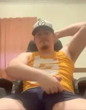 I wonder how many people have seen my cock at this point 🤔