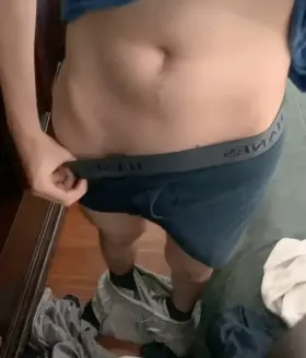 Just a hung college guy 🐴