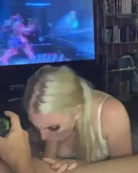 I didnt want to wait for him to finish his game, I just wanted to suck his cock 😘