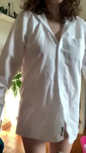 Wanna take a look underneath my shirt?🤭