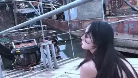 She must be cold (source @qinweiyingjie twitter)