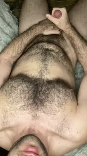 I’m always cumming all over my fur 😈