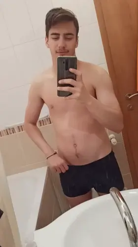 I love to strip 🤫