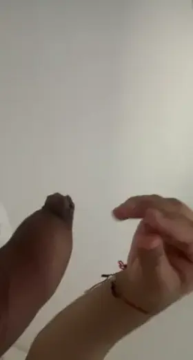 30yr old uncut cock. feel free to dm😏